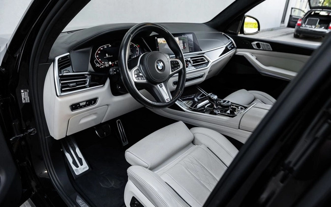 BMW X7 cena 259000 przebieg: 178000, rok produkcji 2019 z Kielce małe 562
